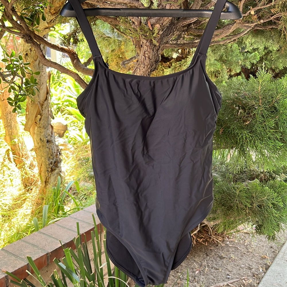 Hurley Black adjustable one piece bathing suite‎ size XXL